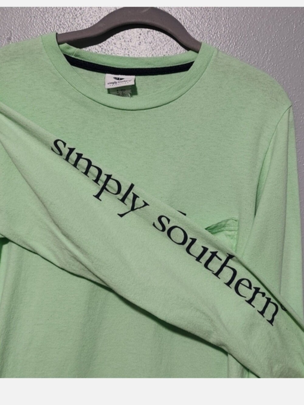 SIMPLY SOUTHERN Long Sleeve Tee Womens Small Green Pink Preppy Coastal - Picture 3 of 6
